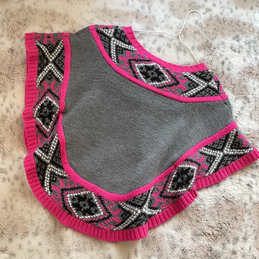 Poncho 💗🖤 - Picture 5 of 7